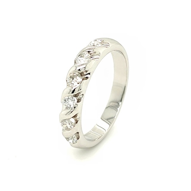 Private Label CvdK Private Label CvdK ring in 18 krt. witgoud met diamant