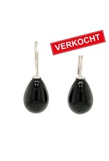 Private Label CvdK Private Label CvdK oorhangers in 14 krt. witgoud met onyx
