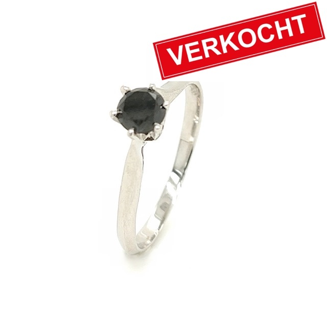 Private Label CvdK Private Label CvdK ring in 18 krt. witgoud met een zwarte diamant