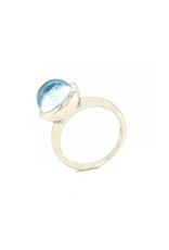 Private Label CvdK Private Label CvdK ring in 18 krt. witgoud met topaas