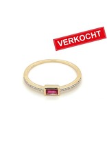 Private Label CvdK Private Label CvdK ring in 14 krt. geelgoud met robijn en diamant