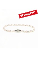 Private Label CvdK Private label CvdK parel armband met 14 krt. witgoud
