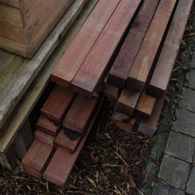 Azobe: Liggers hardhout 4,5 x 9 x 300cm
