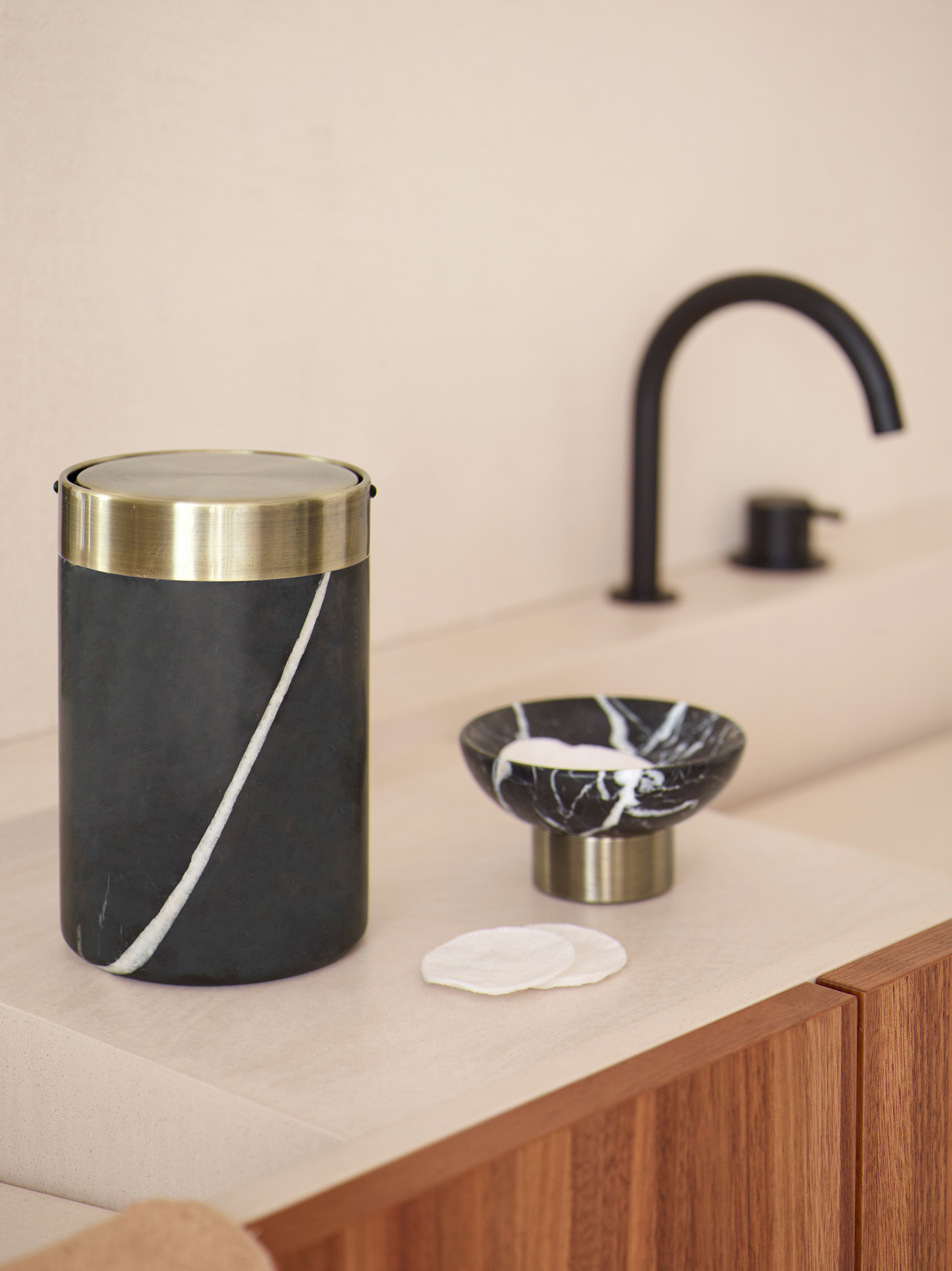 Tissuehouder NERO Black (NERTIL-09)