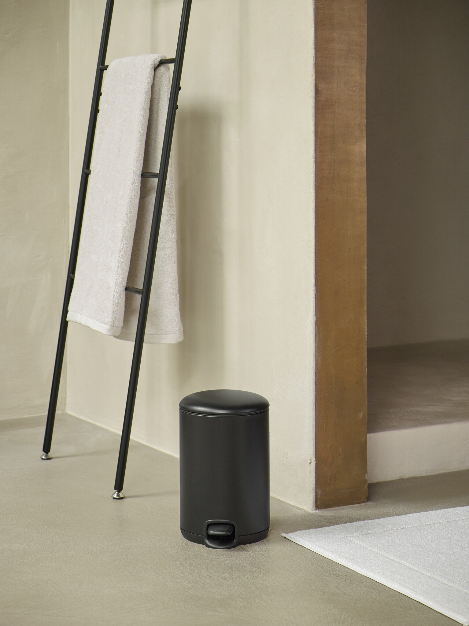Aquanova KAZ pedal bin Black 3 liters