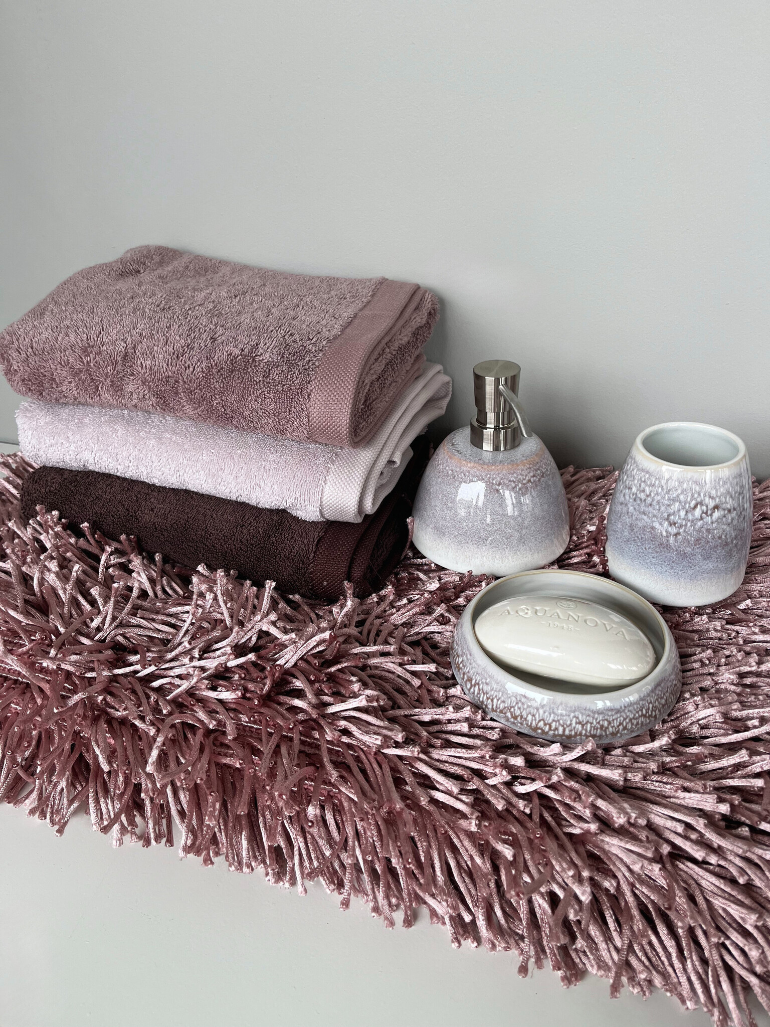 Aquanova LONDON bath textiles Malva-883