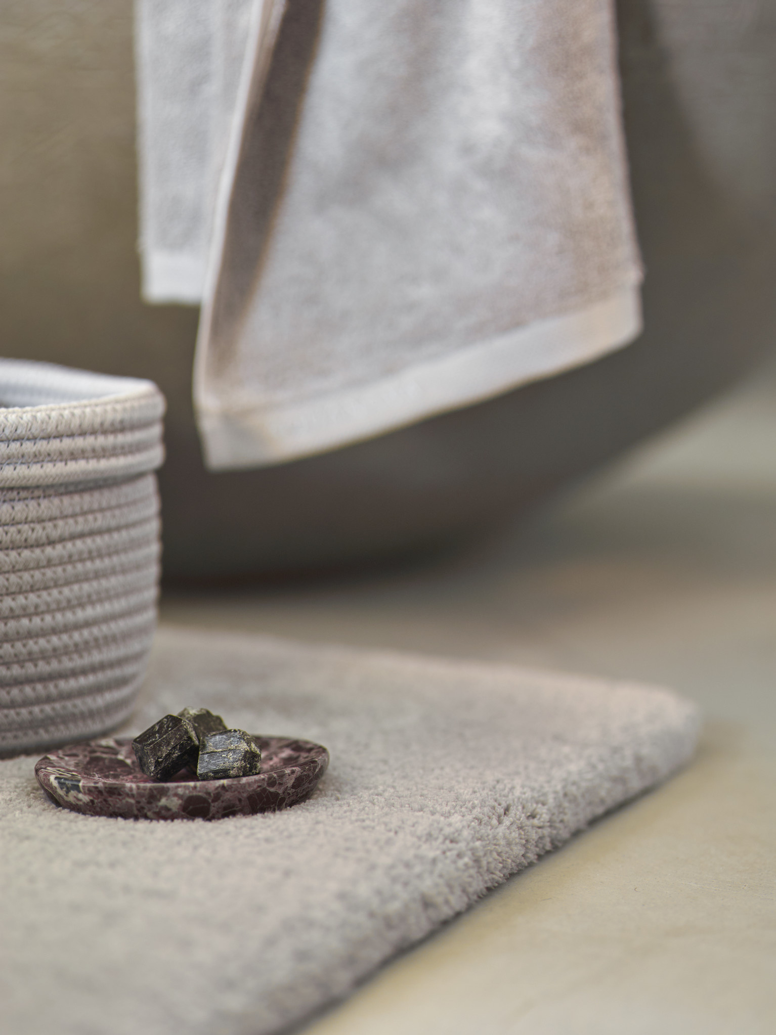 Aquanova MAURO bath mat Truffle