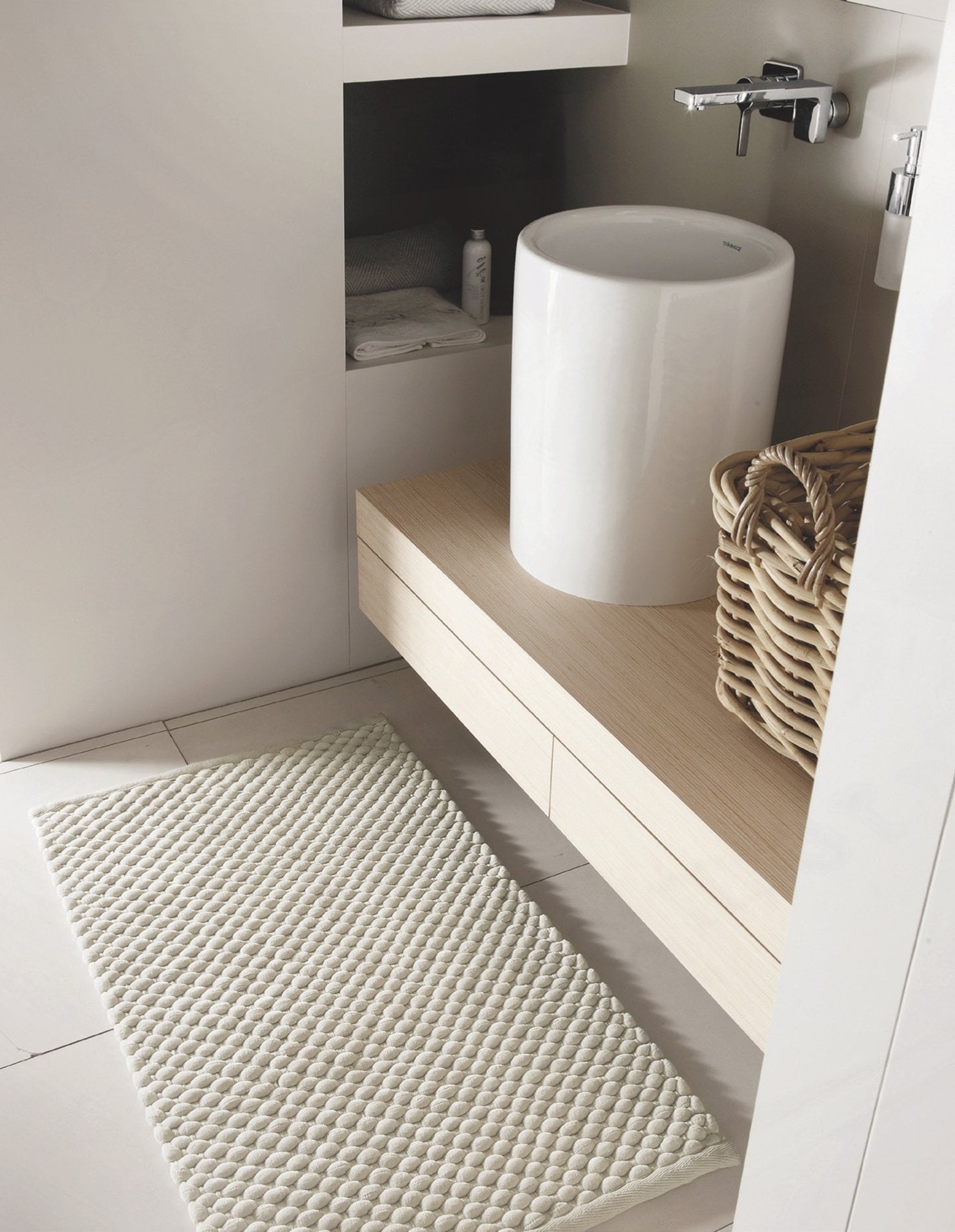 Aquanova MAKS bath mat Dark Grey