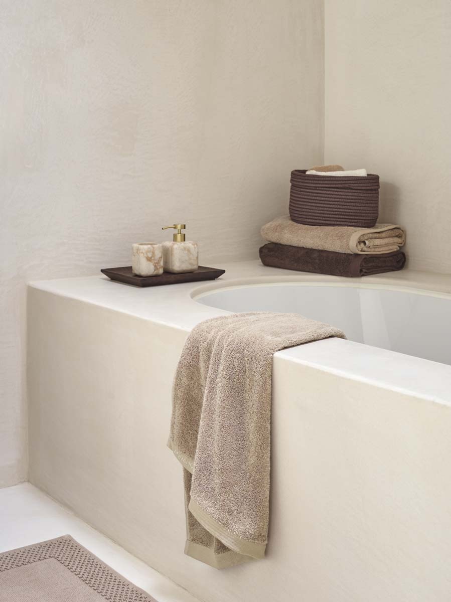 Aquanova LONDON bath mat Almond