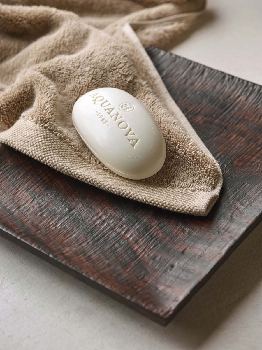 Aquanova EBONY tray Pecan