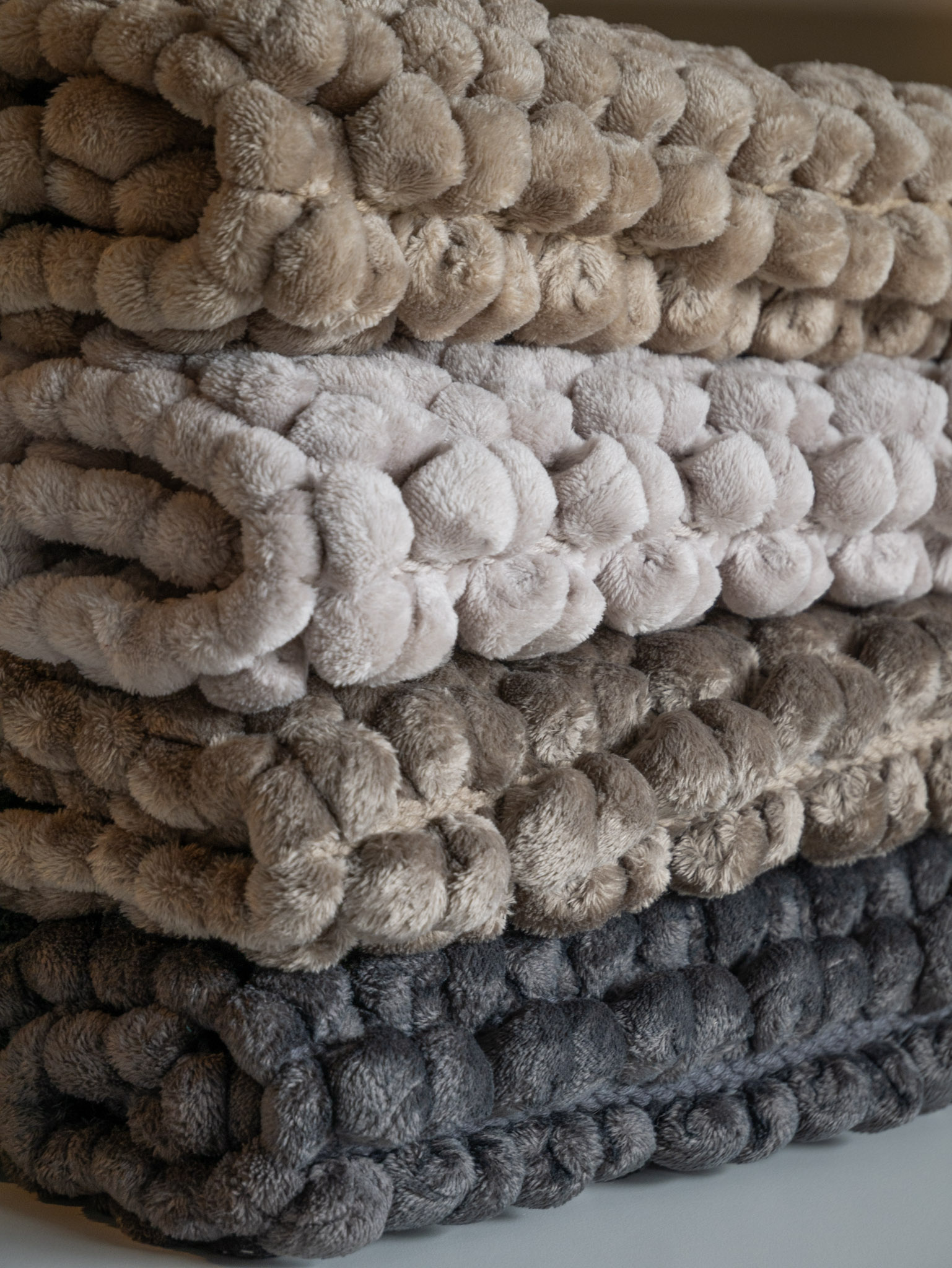 Aquanova ONYX bath mat Almond