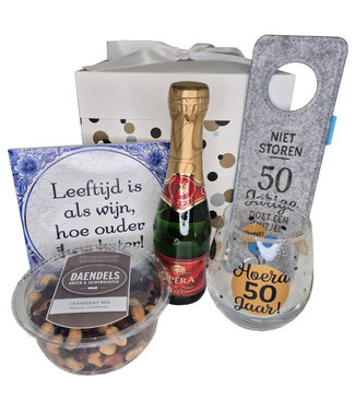 Cadeaupakket 50 jaar Leeftijd is als Wijn Cadeaupakket 50 jaar Leeftijd is als Wijn