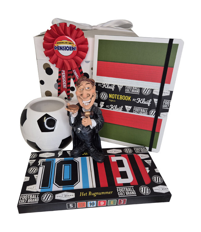 Pensioen cadeaupakket Klassieke voetbalshirts voor de echte voetbalkenner!