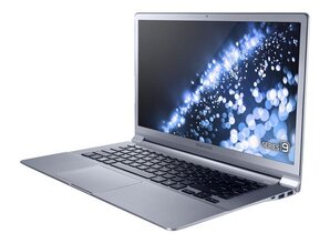 Samsung                          NP900X4D-A03BE (Intel Core i5-3317U, 4 GB, 128 GB SSD, 15", Windows 8)