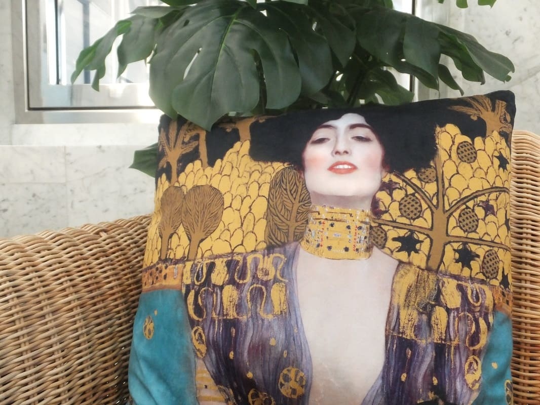 CARMANI - 1990 Gustav Klimt - Judith - Cushion 45 x 45 cm