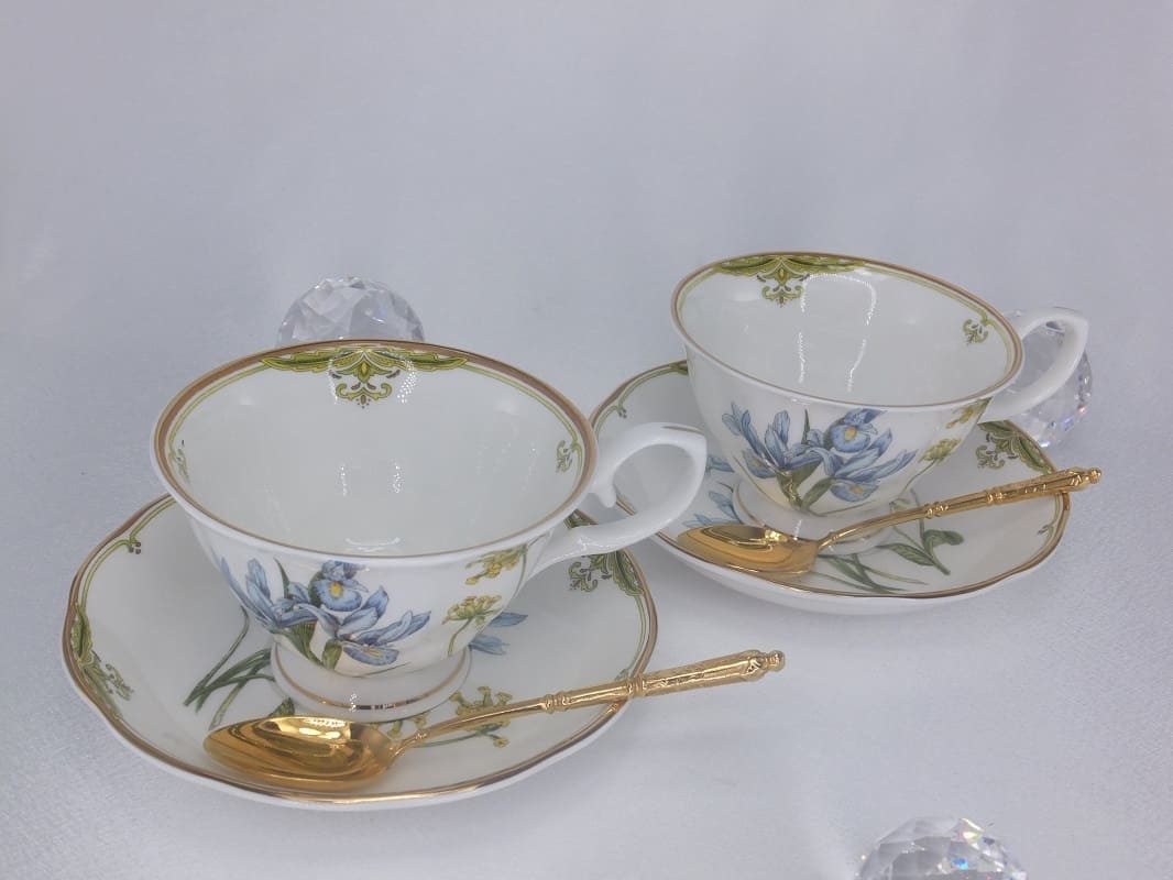 CARMANI - 1990 Teacups Set - Fine Bone China - Irises