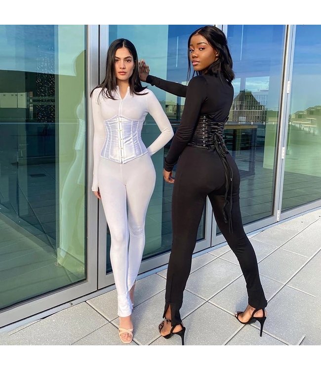 Zwart satijn underbust corset