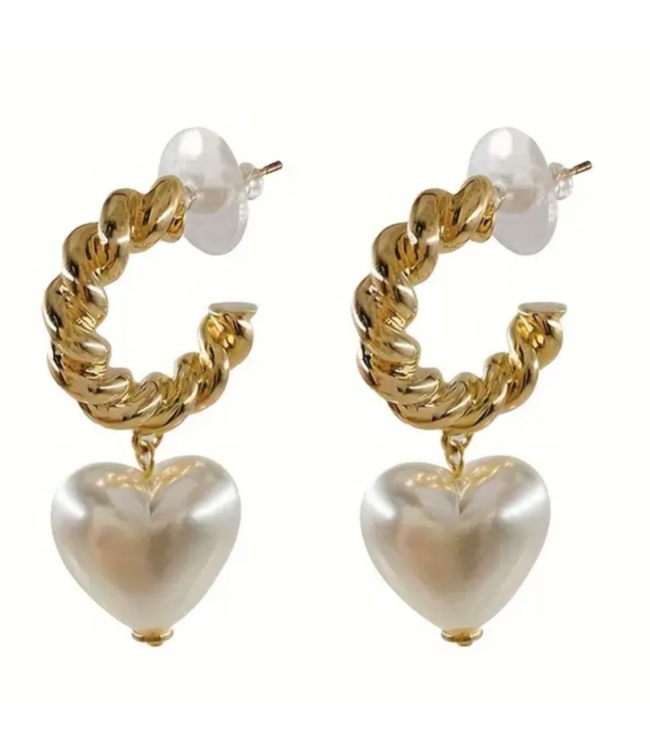 GOUDEN OORBELLEN MET HEART PARELS