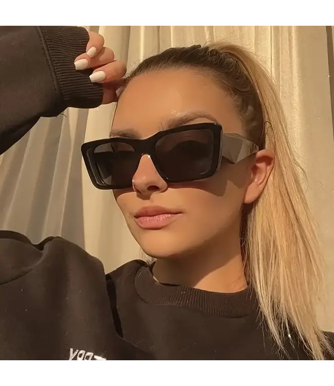 ELEGANTE ZWARTE RECHTHOEKIGE ZONNEBRIL