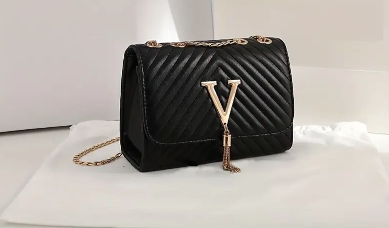 Leatherlook leren tasje met gouden V zwart ClassyWear