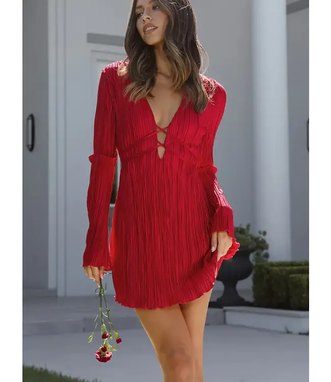 Elegante rode mini-jurkje met deep V neck