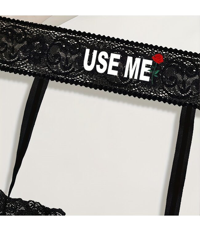 Sexy kousen met jarretel ' USE ME'  lingerie met kant -zwart