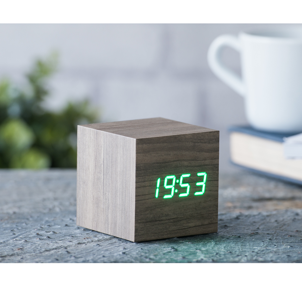 Click Clock cube Ash sloophout met groene led