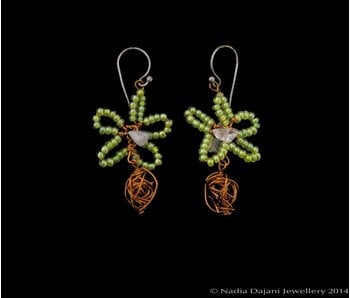 GLASS BEAD FLOWER EARRING WITH COPPER BEAD