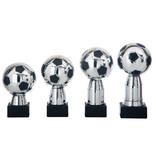 AK 5635 Voetbal trofee zilver 4 maten   14-19 CM