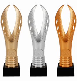 AK 5636 Moderne trofee in go-zil-bro     22.5 Cm