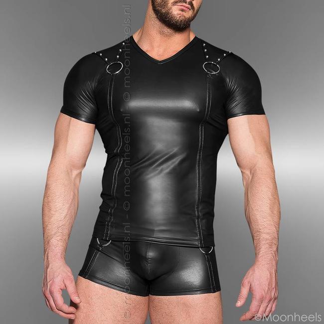 Leather shirt with cool rings and short sleeves