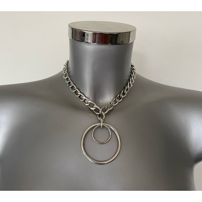 Silver colored Necklace with double ring silver