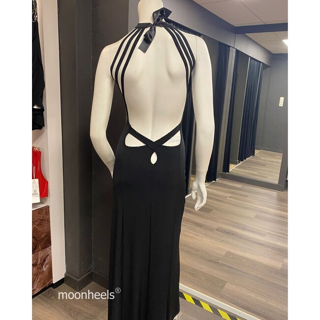 Exclusive long evening dress with low-back