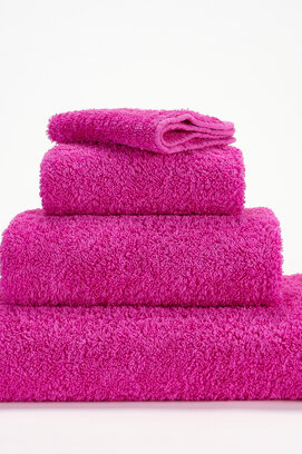 Abyss & Habidecor Super Pile Douchelaken 70x140 570 happy pink