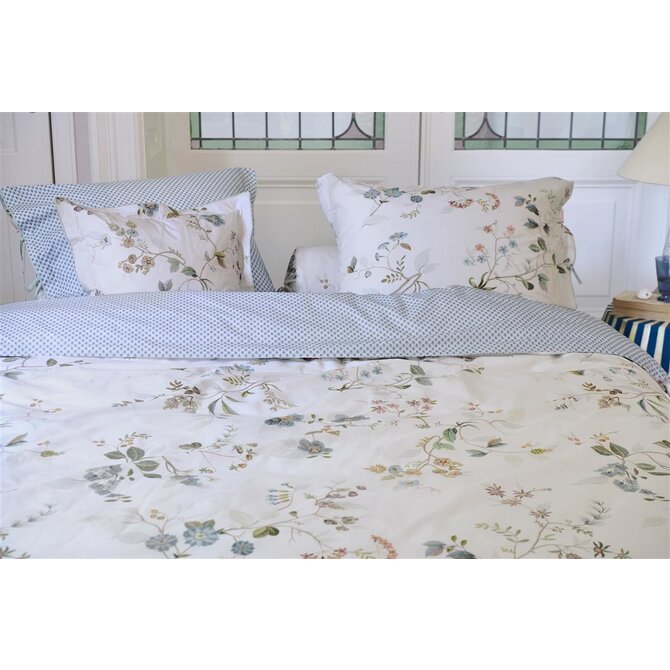 Pip Studio Kawai Flower Dekbedovertrekken- White 200x200/220 cm Pip Studio Kawai Flower Dekbedovertrekken- White 200x200/220 cm