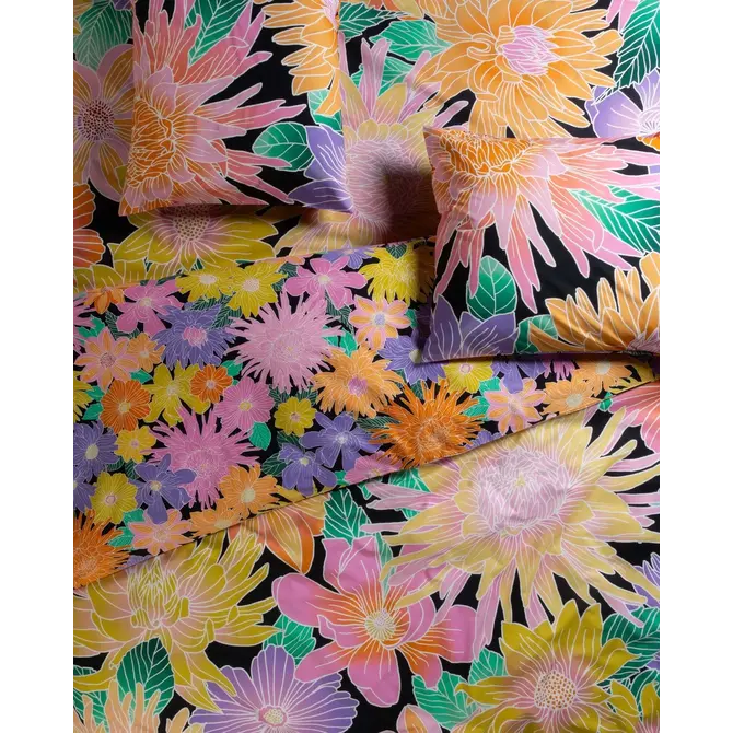 Covers & Co Flower fling Dekbedovertrek Black 240x200/220 Covers & Co Flower fling Dekbedovertrek Black 240x200/220