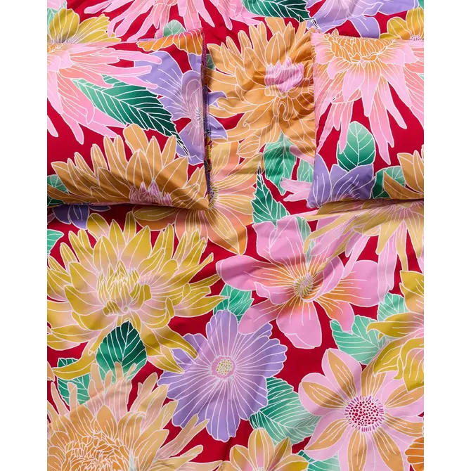 Covers & Co Flower fling Dekbedovertrek Happy red 140x200/220 Covers & Co Flower fling Dekbedovertrek Happy red 140x200/220