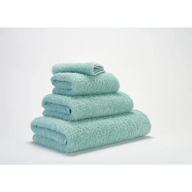 Abyss & Habidecor Super Pile Handdoek 60x110 235 ice