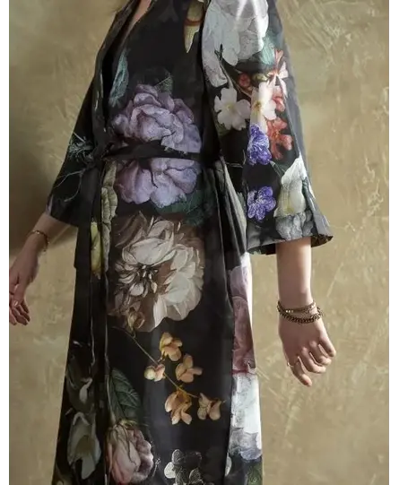 Essenza Sarai Fleur Festive Kimono Blooming black L
