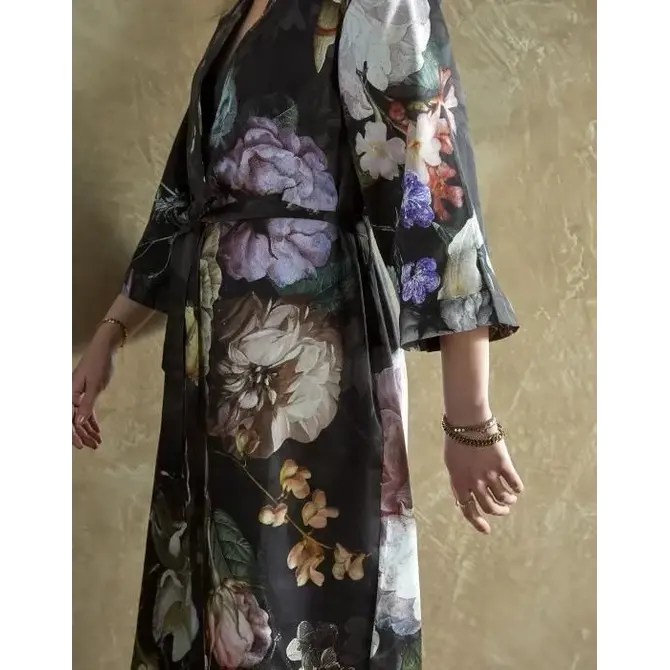 Essenza Sarai Fleur Festive Kimono Blooming black S