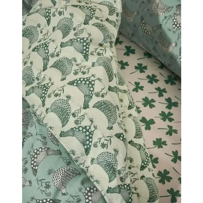 Covers & Co Chicken Run Dekbedovertrek Turquoise 200x200/220 Covers & Co Chicken Run Dekbedovertrek Turquoise 200x200/220