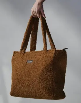 Essenza Peyton Teddy Shoulder Bag L: 42 - W: 12,5 - H: 35 Leather brown
