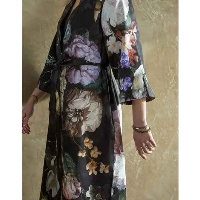 Essenza Sarai Fleur Festive Kimono Blooming black M