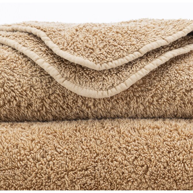 Abyss & Habidecor Super Pile Handdoek 60x110 716 croissant Abyss & Habidecor Super Pile Handdoek 60x110 716 croissant