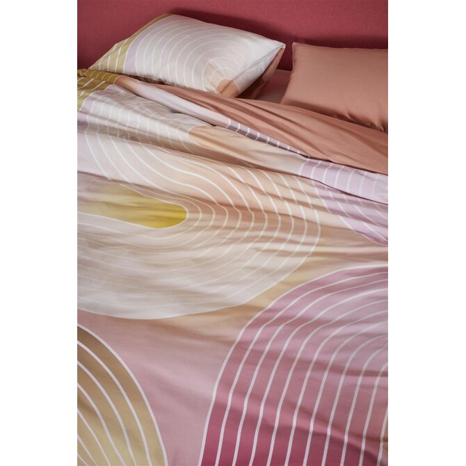 Beddinghouse Dutch Design Curves Dekbedovertrek Koraal 200x200/220 Beddinghouse Dutch Design Curves Dekbedovertrek Koraal 200x200/220