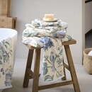 Pip Studio Pip Studio Secret Garden handdoek WitBlauw 55x100 cm