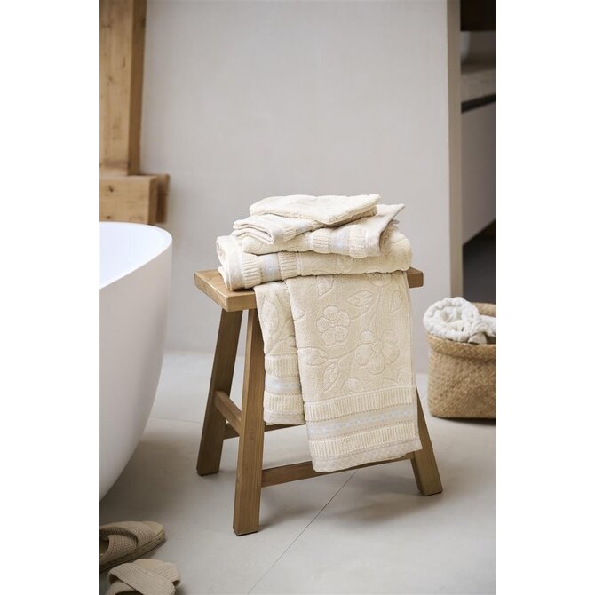 Pip Studio Jasmin Jacquard handdoek Zand 55x100 cm Pip Studio Jasmin Jacquard handdoek Zand 55x100 cm