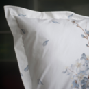 Dommelin Taie d'oreiller à volant Dommelin Flora Percale 200TC Bleu 60x70 cm