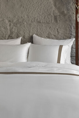 Dommelin Housse de couette Listra Satin 300TC Blanc-Noix de muscade 260x200/220 cm