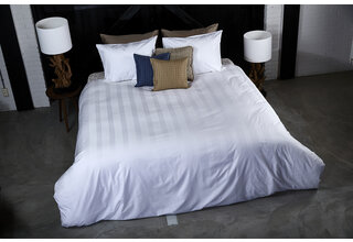 Dommelin Housse de couette Lina Satijn 300tc Wit 200x200/220